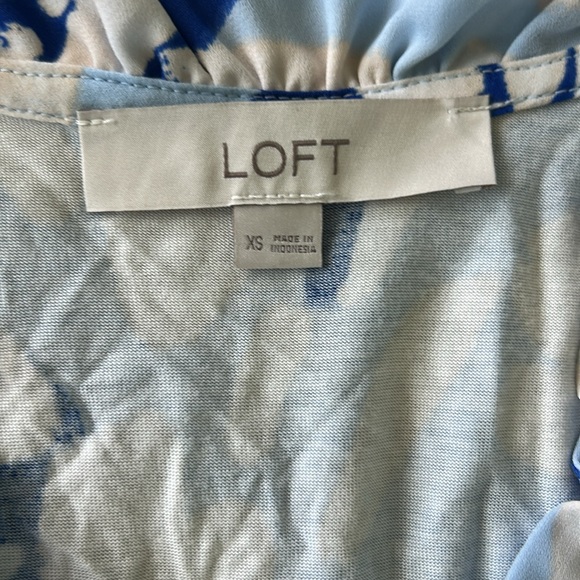 LOFT Women’s XS Blue and White Patterned Tank Top - Picture 6 of 6